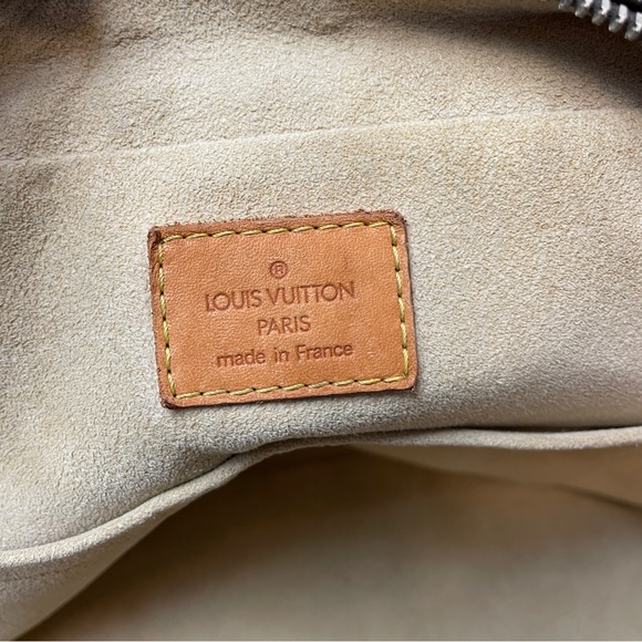 Louis Vuitton Monogram Manhattan PM - Picture 10 of 11